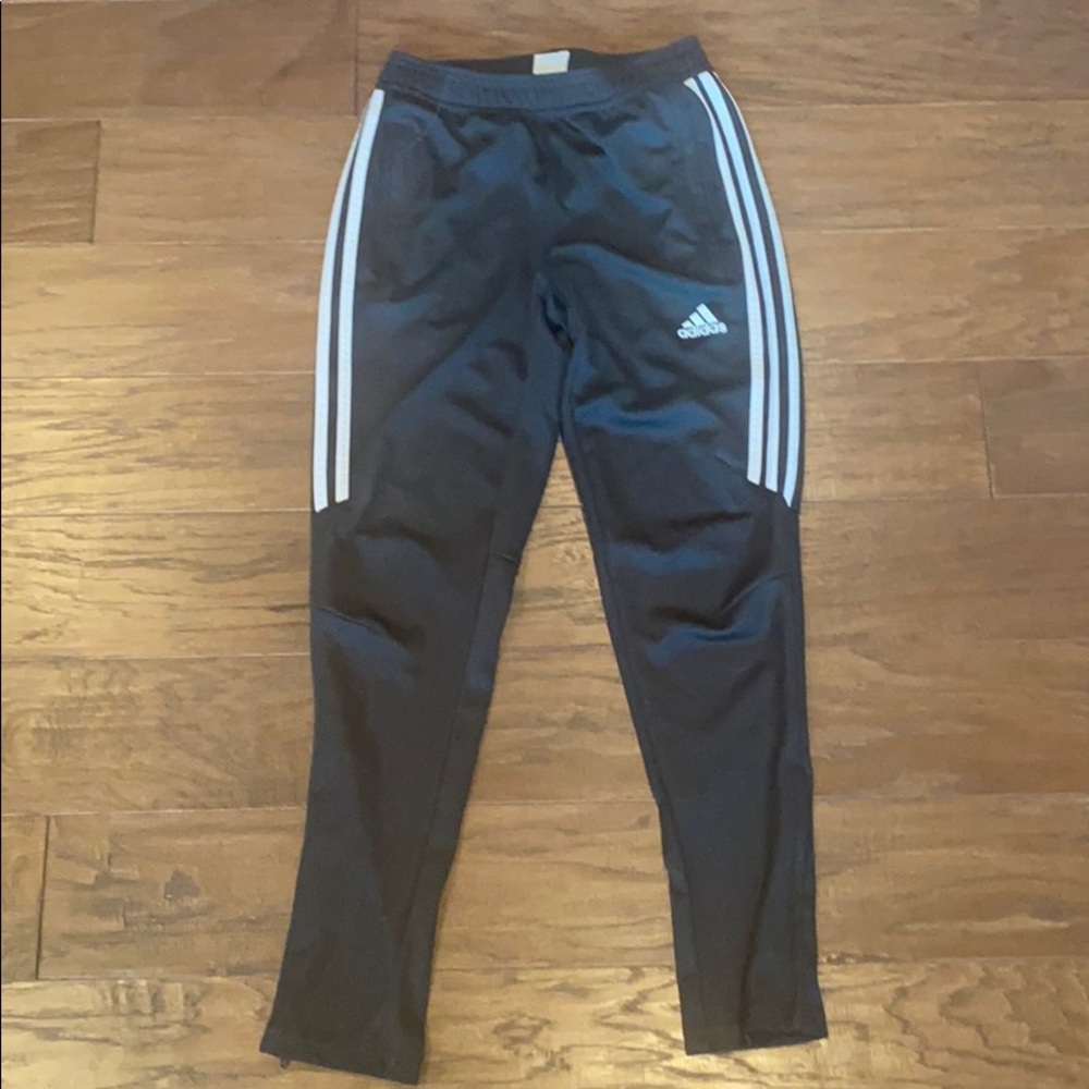 Adidas joggers size medium